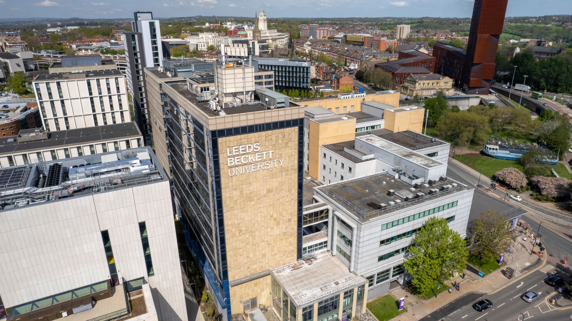 AI in UK Universities: How Higher Education Is Adapting and What It Means for Students