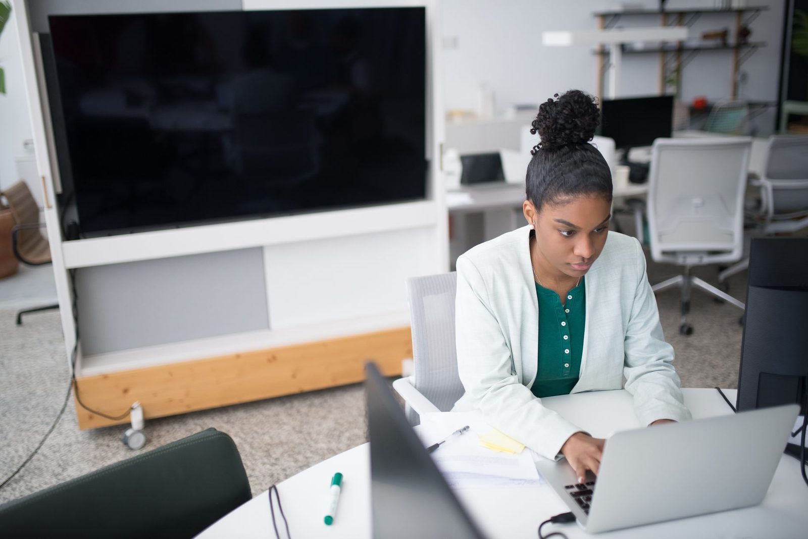 Can you get a qualification in using AI at work?